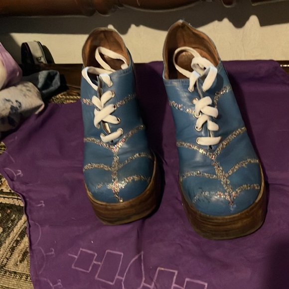 Platforms - Picture 3 of 5